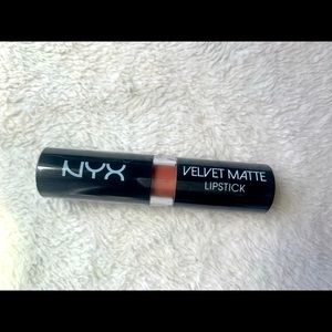 NYX VELVET MATTE LIPSTICK VMLS02 BEACH CASUAL